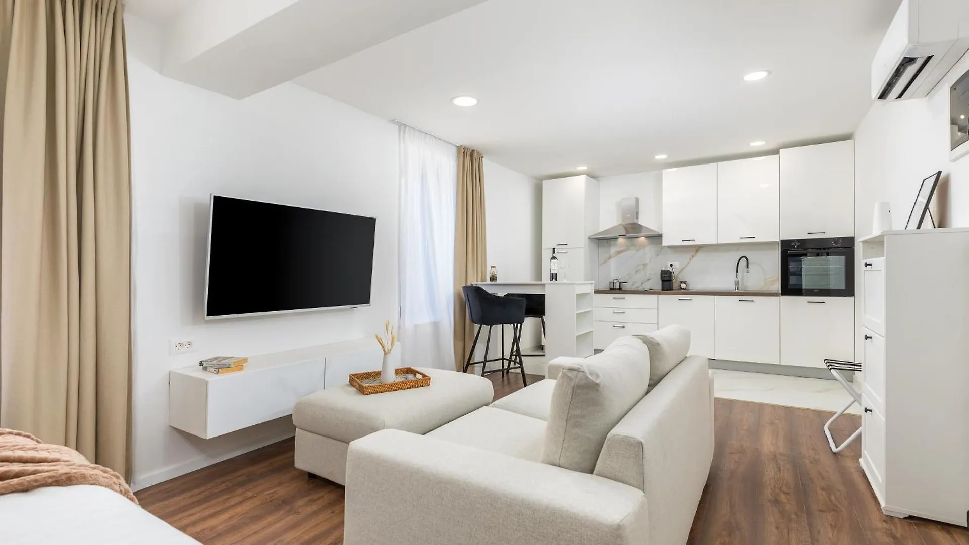 Travel Station Apartment Pula Croatia