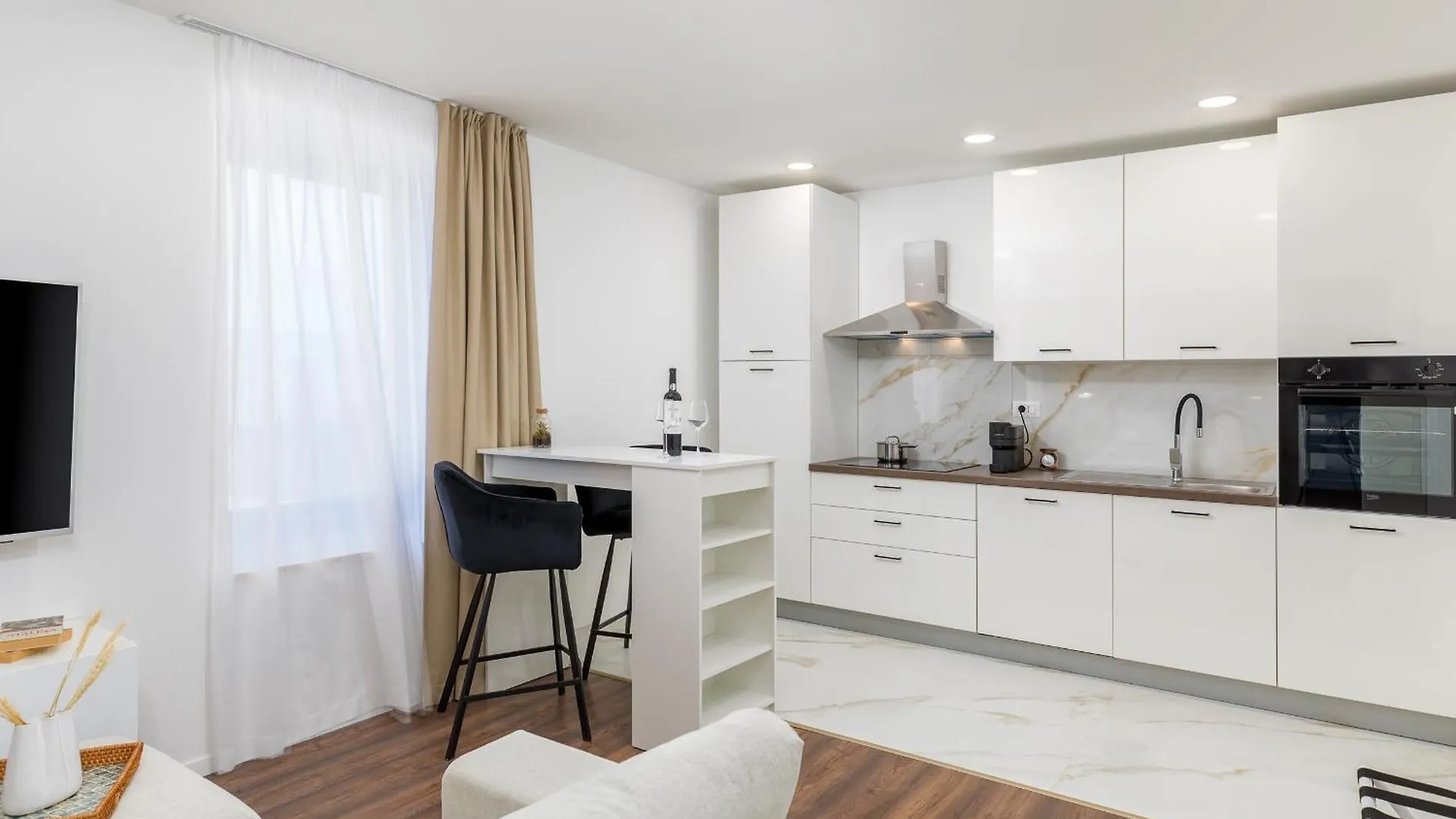Travel Station Apartment Pula 0*,