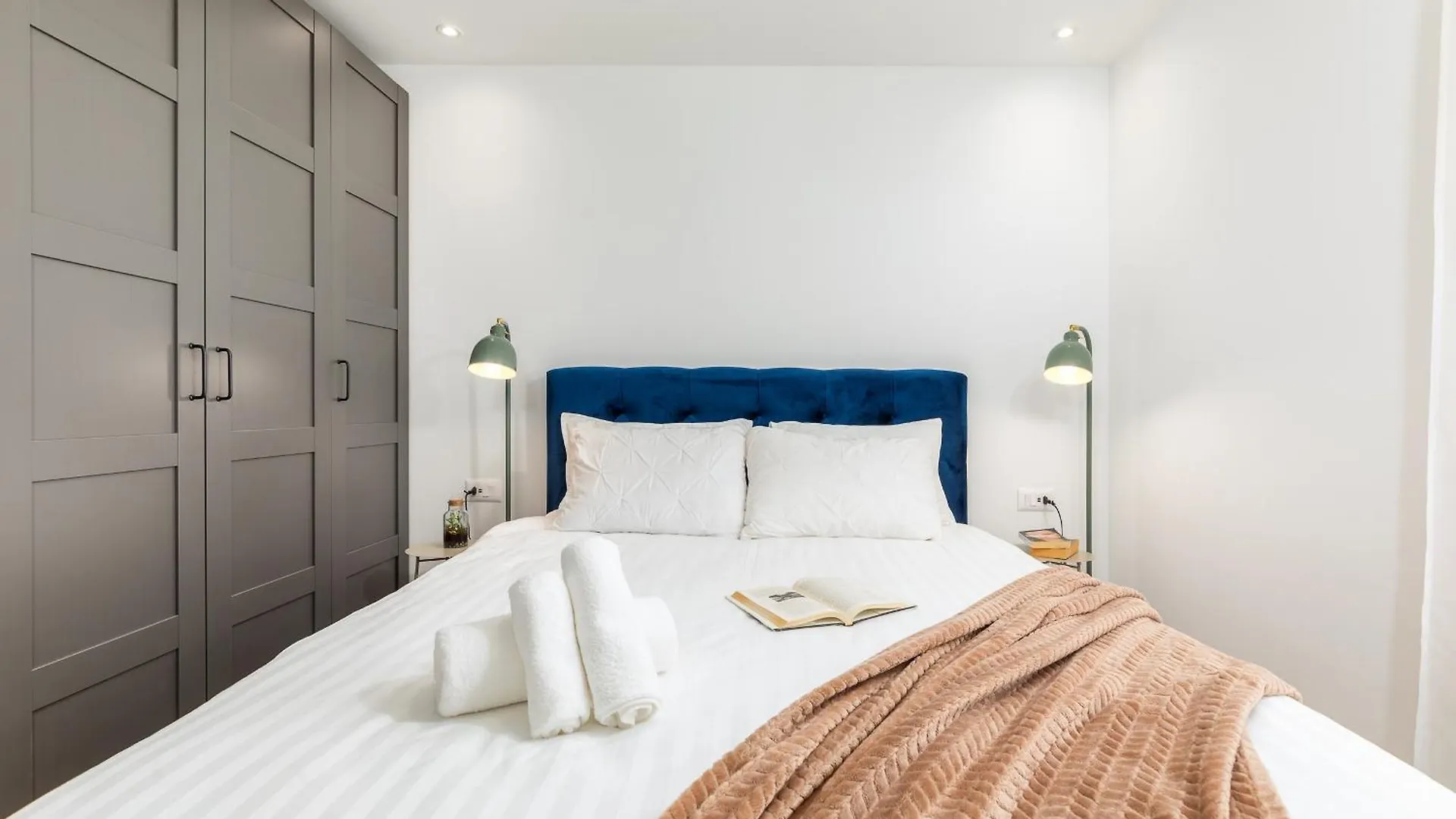 Travel Station Apartment Pula 0*,