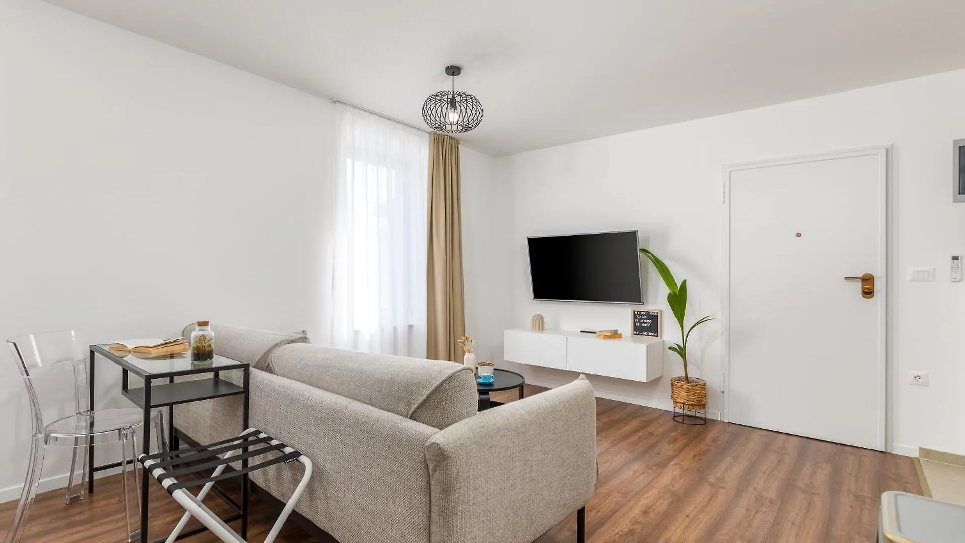 Travel Station Apartment Pula 0*,
