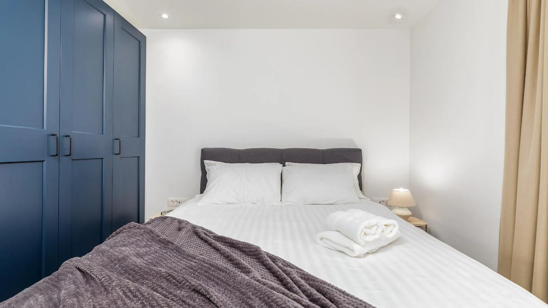 Travel Station Apartment Pula 0*,  Croatia