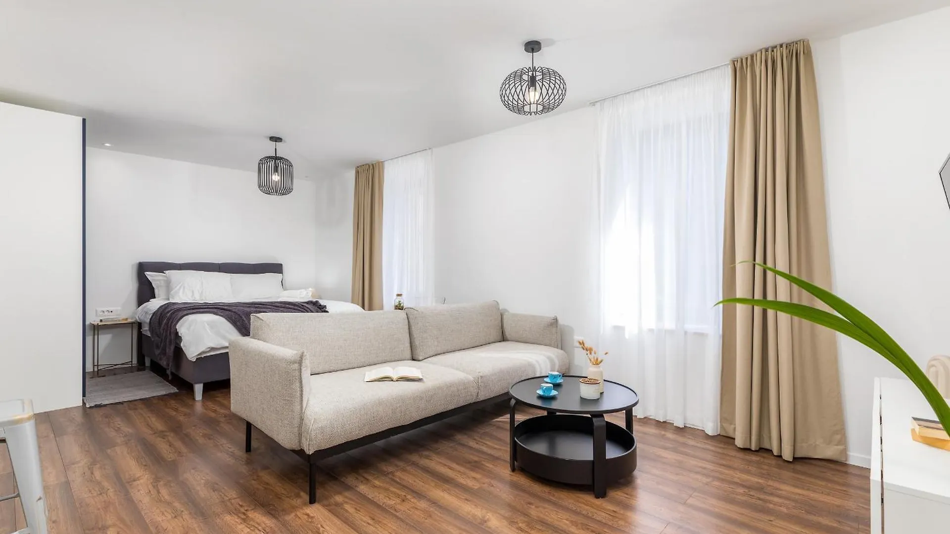 Travel Station Apartment Pula 0*,  Croatia